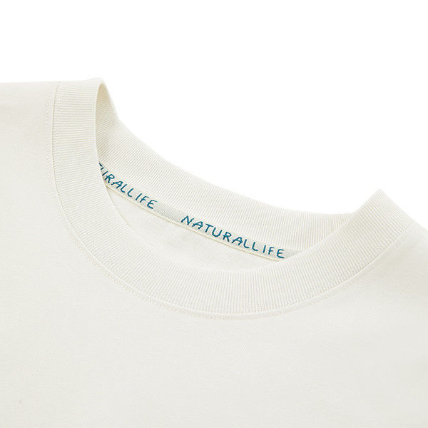 T-shirt maschile oversize con logo ricamato e colore solido