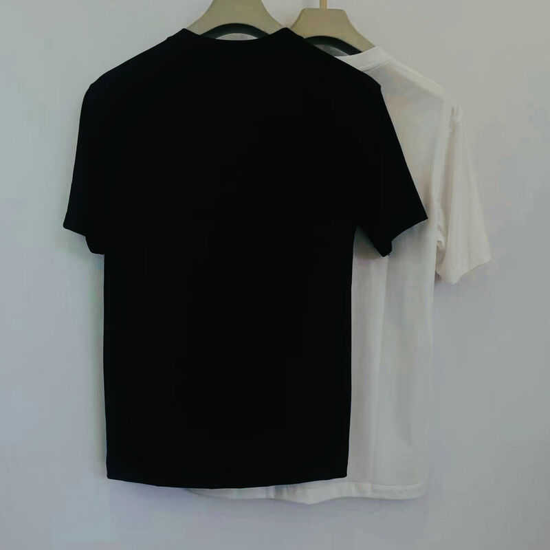 T-shirt da uomo con colletto nero con logo 3D bianco, manica corta, stile Streetwear 100%T-shirt da uomo in cotone