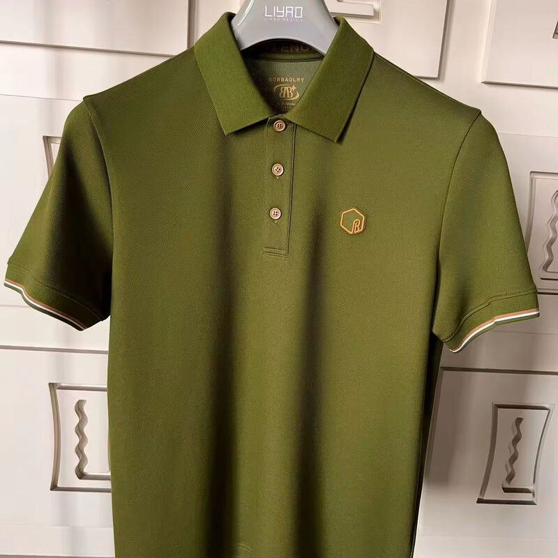 Polo da uomo premium, colletto classico, gamma colorata, dettagli squisiti, logo in silicone testurizzato, polo da uomo di alta qualità