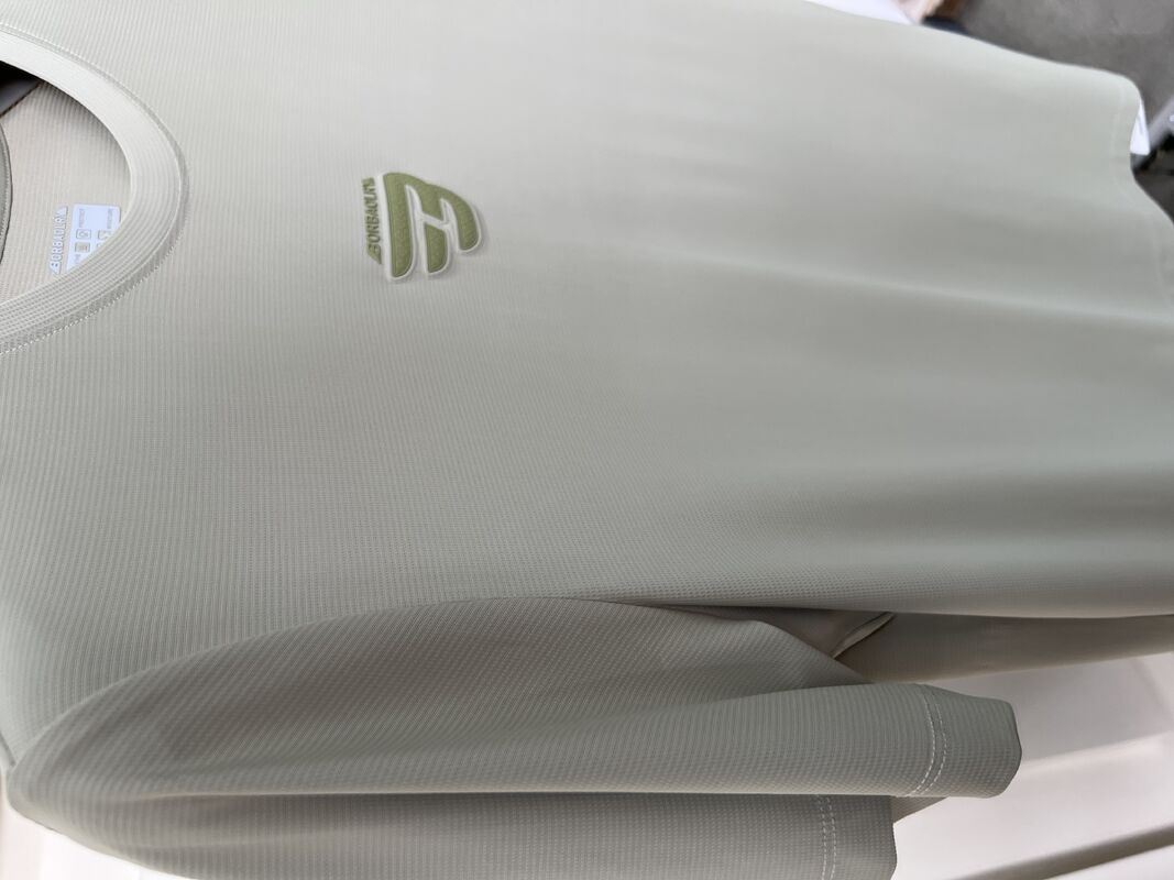 Customizze Men's Olive Green Sports Set - Short - Sleeve T-Shirt & Pants, T-Shirt in tessuto traspirante per uomini