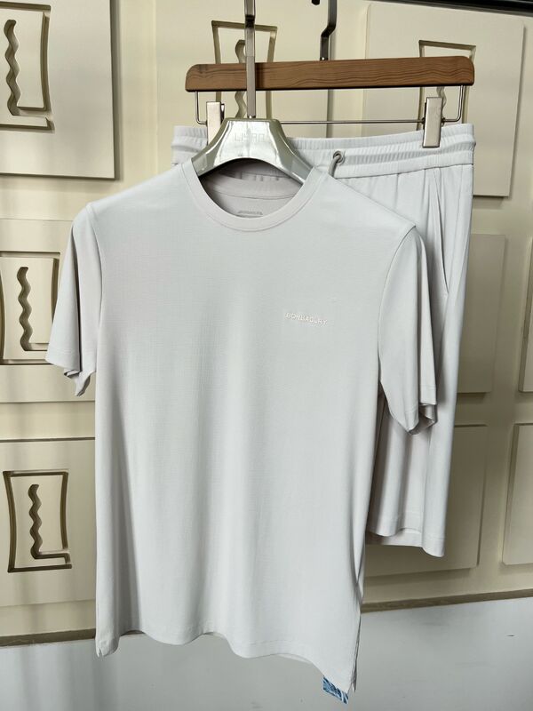 Pantaloncini da corsa da uomo di alta qualità, traspiranti, ad asciugatura rapida, lunghezza al ginocchio, tasca posteriore estiva, design semplice